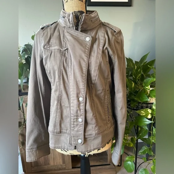 Express light brown utility jacket.