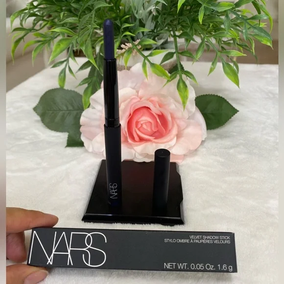 Nars Velvet Shadow Stick Glenan 8261 New
