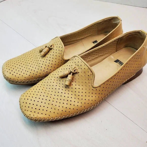 Stuart Weitzman Perforated Leather Tassel Loafers Tan Square Toe Women's 7.5B