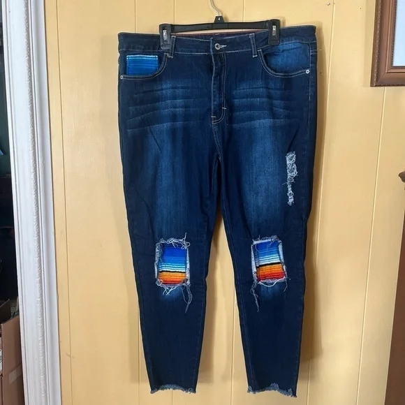 Lucky & Blessed Womens Jeans Size 22 Serape Inlay Patches Distressed