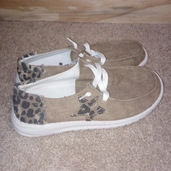 2/$25 Women's Gypsy Jazz Casual Shoes 6 Leopard