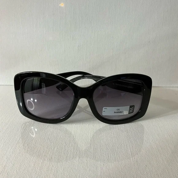 Chic Black Designer Sunglasses