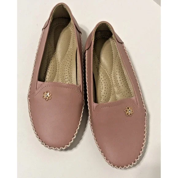 Unbranded Women's Pink Comfort Flats with Gold/Diamond like Flower -‎ Size 5.5