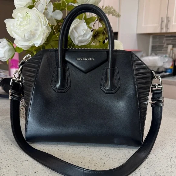 🖤GIVENCHY Antigona Small Quilted Sides Leather Bag Black