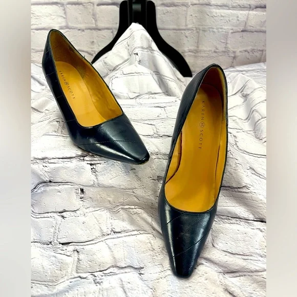 Karen Scott Clancy Style Women’s Navy Heel/Pumps Pre-Owned Condition‎ Size 10