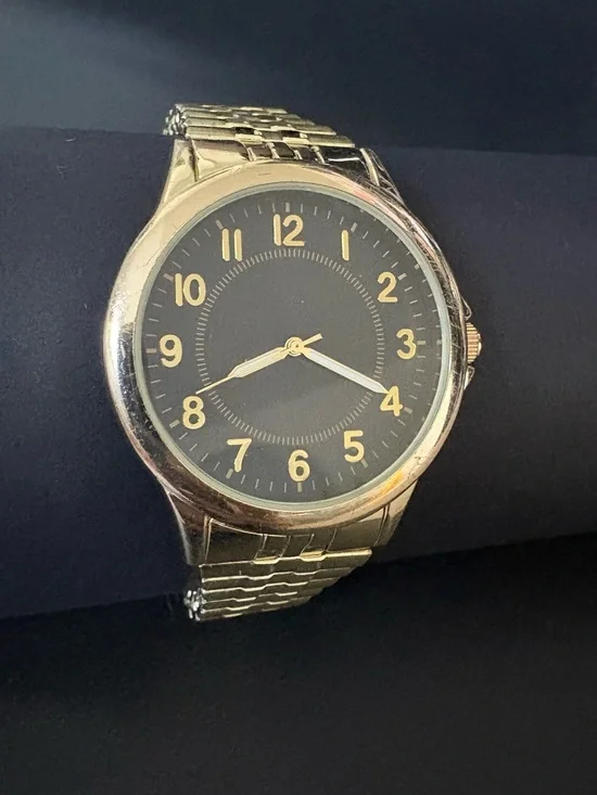 Gold-Tone Unisex Analog Watch - Classic Black Dial