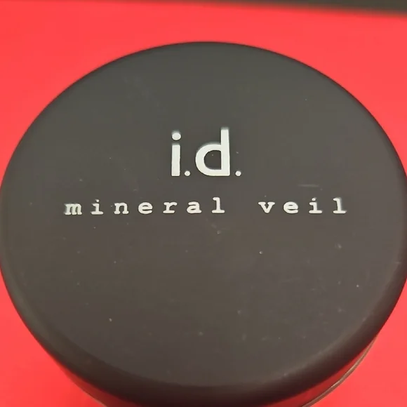 bareMinerals Mineral Veil Finishing Powder