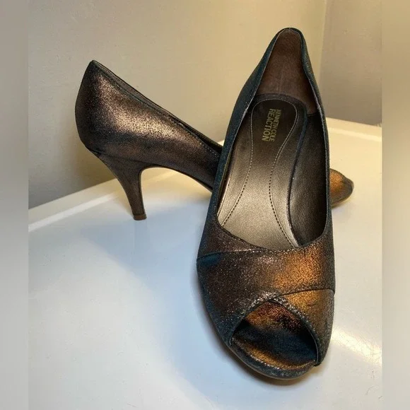 Kenneth Cole‎ Reaction Leather Metallic Bronze Peep Toe Kitten Heels Size 8.5 J