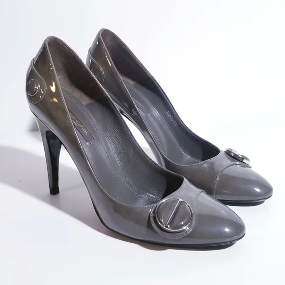 LOUIS VUITTON Sloane Patent Leather Cement Gray High Heel Pumps 38 8
