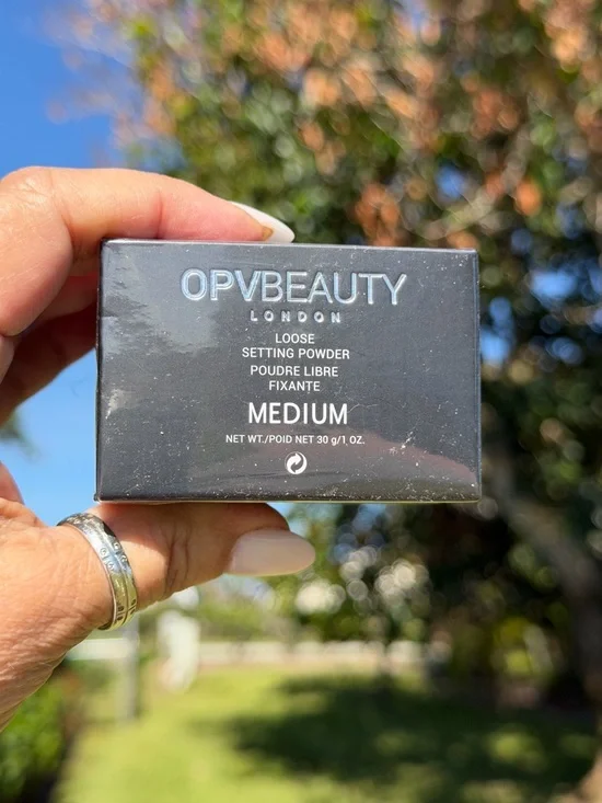 OPVBeauty London Loose Setting Powder In Medium