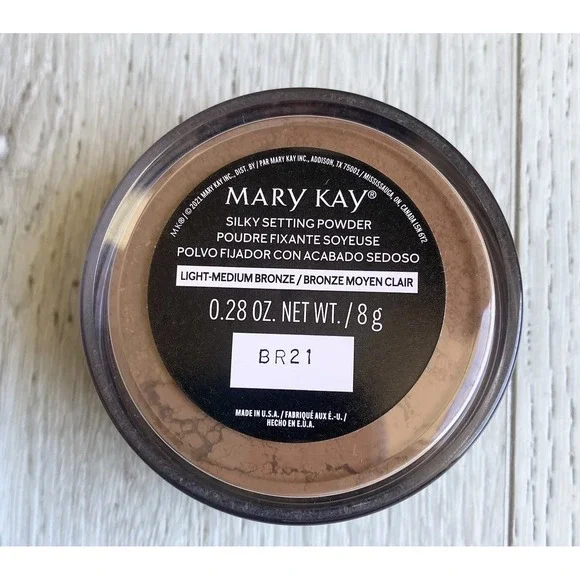 Mary Kay Silky‎ Setting Powder Light Medium Bronze 175899 New .28 oz