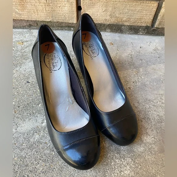 LifeStride Soft System Black Comfort Pumps Women’s Size 7 Work Career Shoes