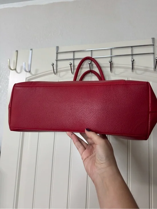 MICHAEL KORS 🍒 Cherry Red Pebbled Leather Shoulder Tote, Gold MK Charm Hangtag
