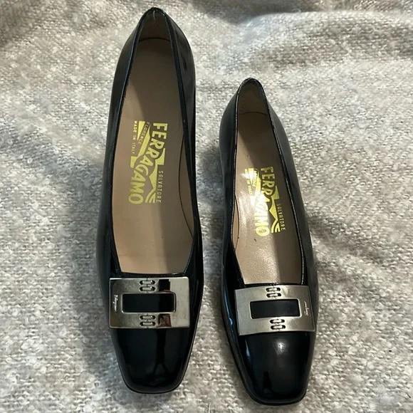 Vintage Salvatore Ferragamo Black Patent Leather Loafers Made in‎ Italy 6.5 AA