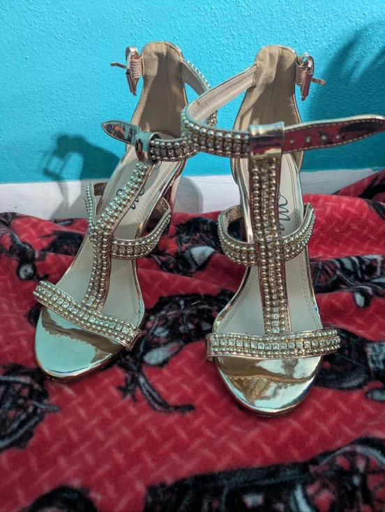 ✨ STUNNING Rhinestone T-Strap Heels– Gold Sparkle ✨