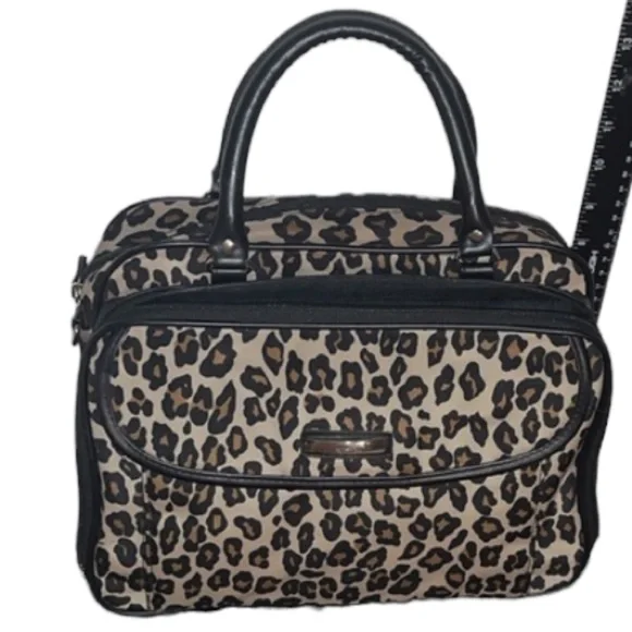 Nine West leopard print microfiber shoulder bag 11”x9”x5” 5” handle