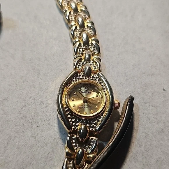 Fossil and Westar Watch Bundle of 2 watches
