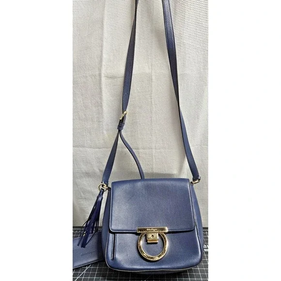 Salvatore Ferragamo Gancini‎ shoulder bag blue leather AU-21/6977