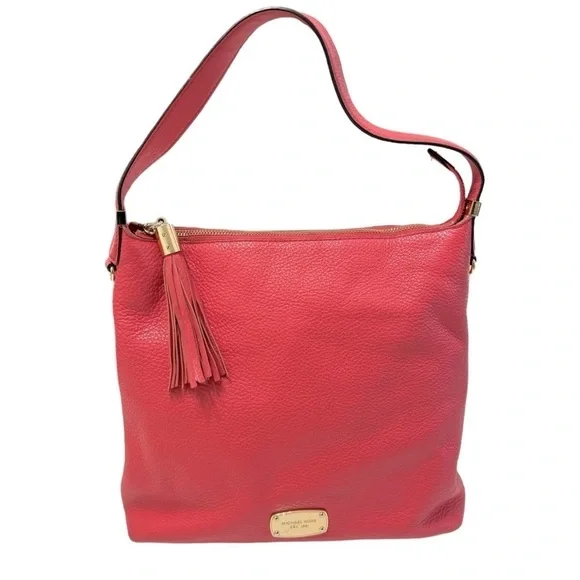 Michael Kors Pebble, leather Shoulder Bag Coral‎ Tassel
