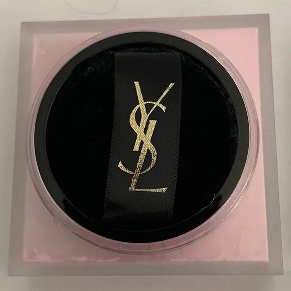 Yves Saint Laurent All Hours Hyper Blur Soft-Focus Loose Powder in “04-Lavender”
