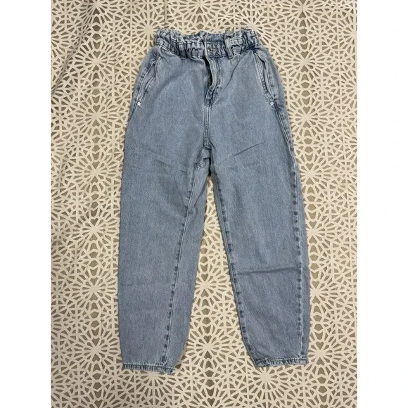 Zara Women's Blue Light Wash High‎ Waisted Tapered Paperbag Denim Jeans Size 2 ✨