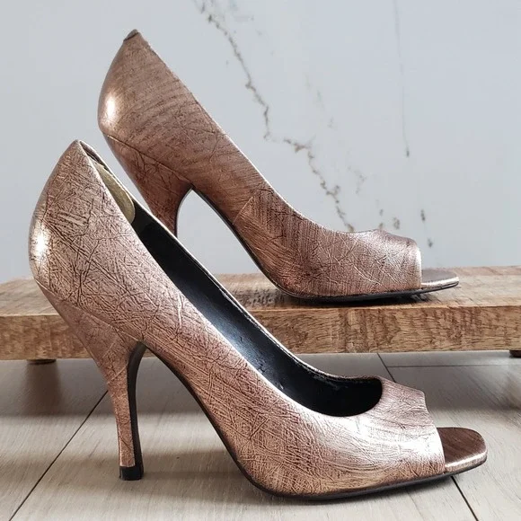 BCBGeneration Heels Womens 7 Bronze Metallic Ariel Peep Toe Leather Stiletto Y2K