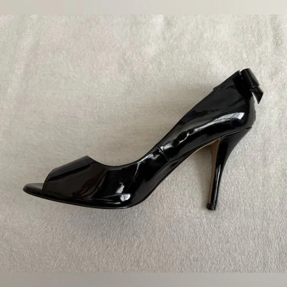 Enzo Angiolini Black Patent Peep-Toe Heels with Bow Size 8.5