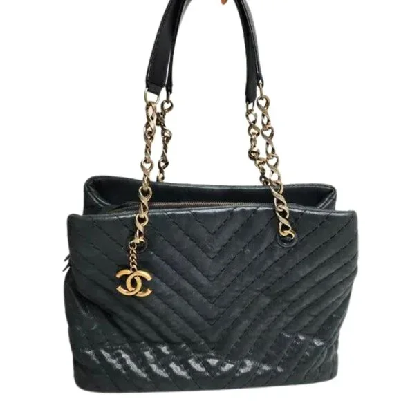 CHANEL Surpique CC Charm Tote Chevron Iridescent Calfskin Large Shoulder Bag