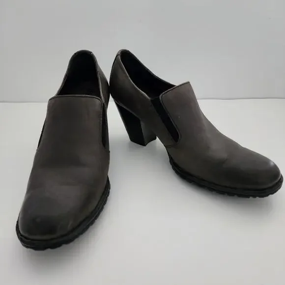 Born Gertrude‎ Ash Taupe Ankle Bootie heeled womens size 9