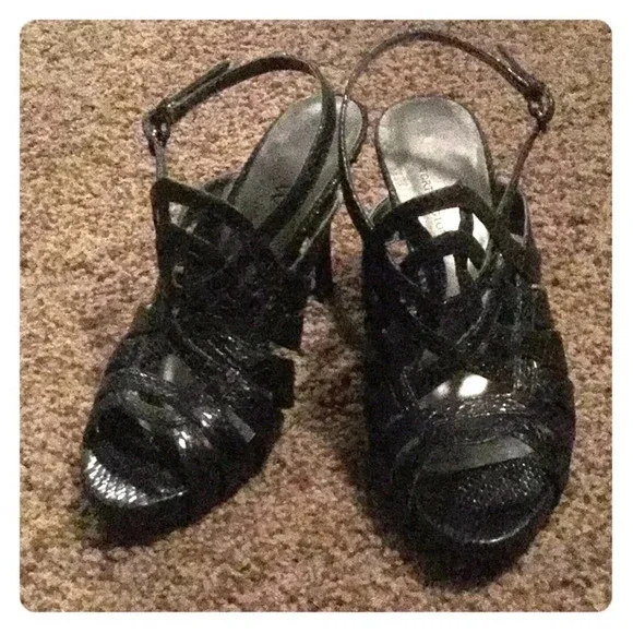 Worthington Women’s 6.5 heels black. 👠‎
