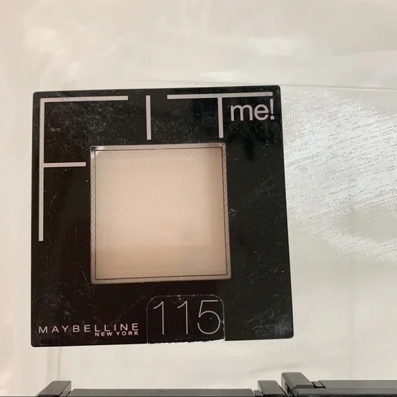 Maybelline New York Fit Me! Pressed Powder, Ivory [115] 0.30 oz