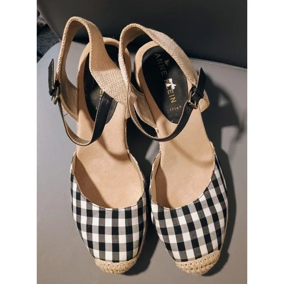 Anne Klein iflex Black White Gingham Check & Straw Wedge Slingback 2.5