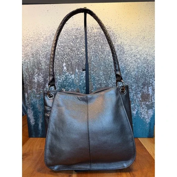 Tignanello Y2K Style Metallic Leather Shoulder Bag Silver 2010s