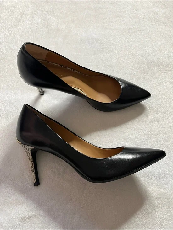 Calvin Klein size 7 Stiletto Pumps w/ Textured Snake pattern heel
