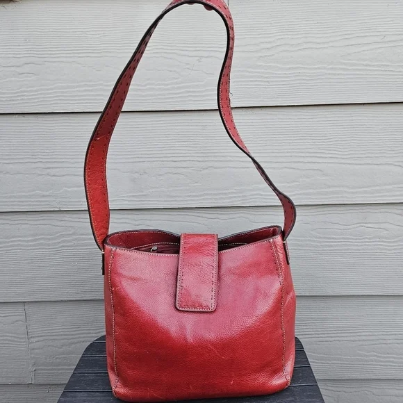 FOSSIL Vintage Oxblood Red Smooth Leather Bucket Shoulder Bag Purse Vintage
