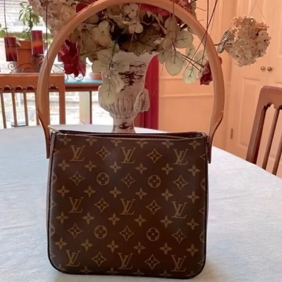 EUC Louis Vuitton Looping MM Shoulder Bag