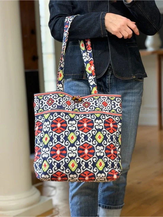 Vera Bradley 2010’s Boho Retired Lime’s Up Tote Bag (VGUC)