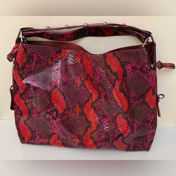 Stuart Weitzman Red snake-skin print Tote‎ bag