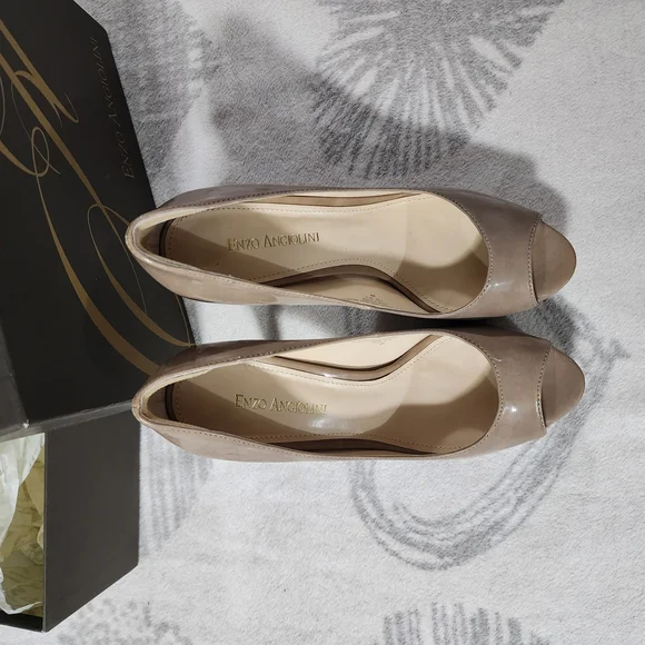 Enzo‎ Angiolini Women's Taupe Peep Toe Shoes - Size 8M EUC w/Box