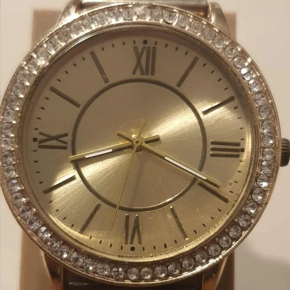 🦋10/$20🦋 Goldtone Rhinestone Stainless Steel Mesh Women's Watch