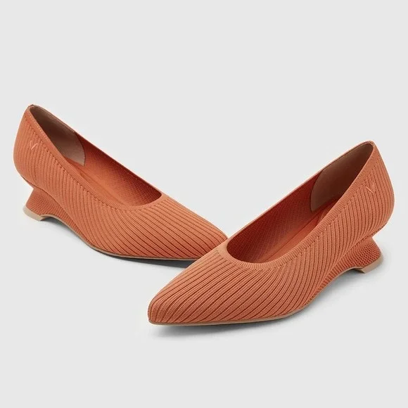VIVAIA Pointed-Toe Striped Wedge‎ EU 37.5 / US 7