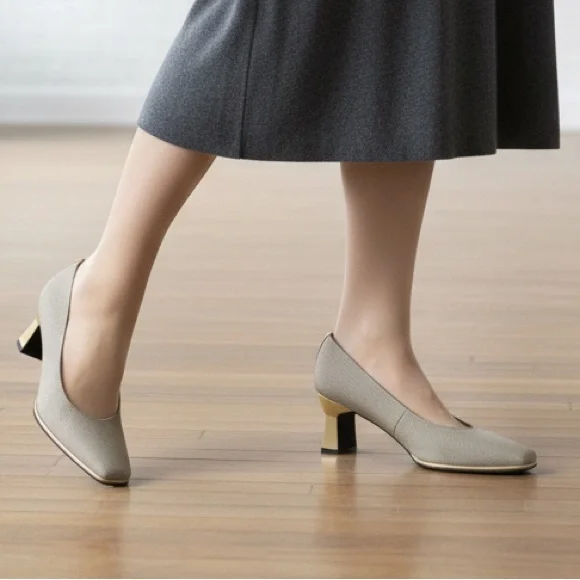 Stuart Weitzman Gold Textured Square Toe Block Heel Pumps Women's Size 8 B‎