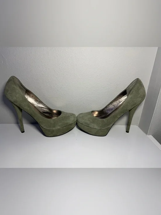 Zigi Soho Olive Suede Platform Pumps - Women's Heels