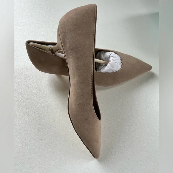 Kate Spade low heel pumps. Size 6.5