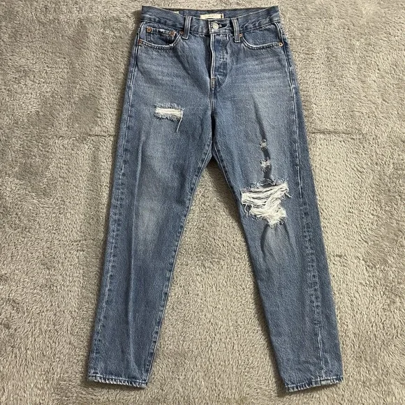 Levis Jeans Womens Size 26 Wedgie Straight Leg Button Fly Blue Denim Medium Wash