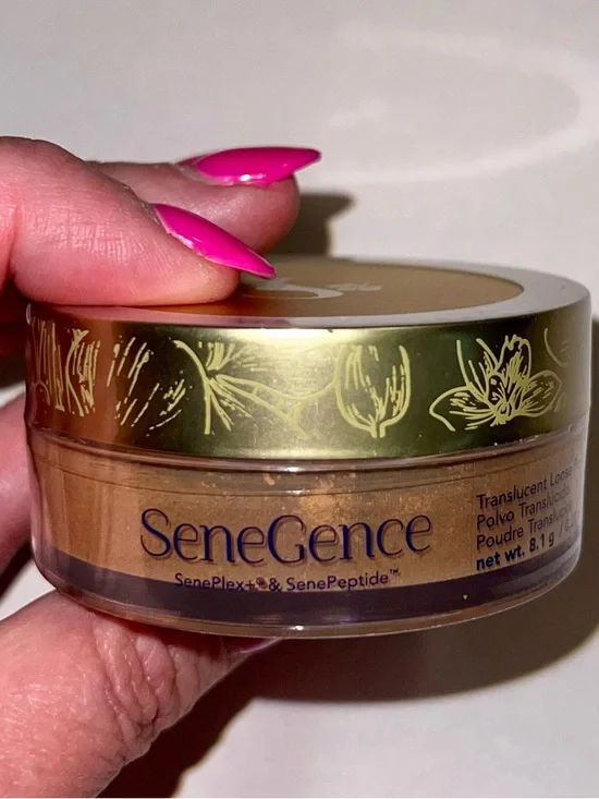SeneGence Translucent Loose Setting Powder In color Deep - NWT