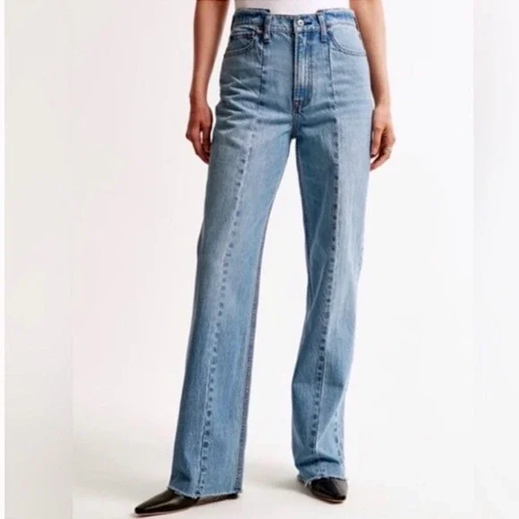 Abercrombie & Fitch Curve Blue Medium Wash High Rise 90's Relaxed Jeans 30 / 10R
