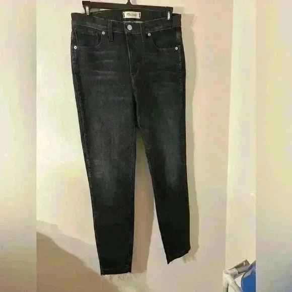 Madewell 10” high-rise skinny black size 28T LIKE NEW