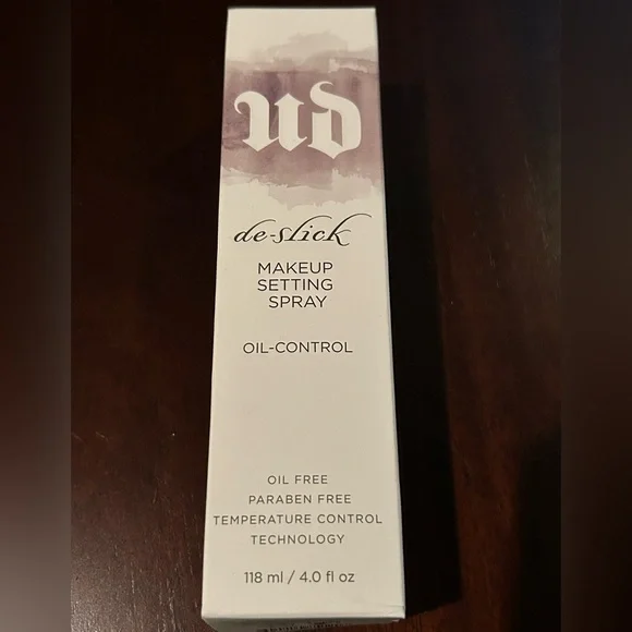 NIB Urban Decay De-Slick Makeup Setting Spray - Oil-Control