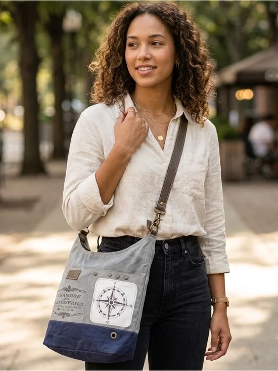 Clea Ray Chambre Des Patisseries Hobo Bag